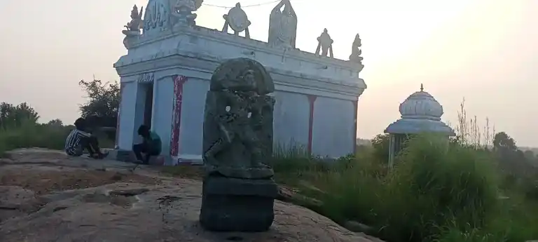 Arulmigu Adikesavaperumal Arunachaleswarar Venkatesaperumal Temple, Poothmangalam - 606755 அருள்மிகு ஆதிகேசவப்பெருமாள் . அருணாசலேஸ்வரர், வெங்கடேசப்பெருமாள் திருக்கோயில், Poothmangalam - 606755, Tiruvannamalai - Ancient Temple Architecture and History Image 7