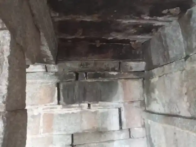 Arulmigu Adikesavaperumal Temple, Vao Office, Ramanjeri - 631209 அருள்மிகு ஆதிகேசவப்பெருமாள் திருக்கோயில், Vao Office, Ramanjeri - 631209, Tiruvallur - Ancient Temple Architecture and History Image 2