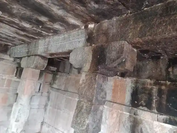 Arulmigu Adikesavaperumal Temple, Vao Office, Ramanjeri - 631209 அருள்மிகு ஆதிகேசவப்பெருமாள் திருக்கோயில், Vao Office, Ramanjeri - 631209, Tiruvallur - Ancient Temple Architecture and History Image 3