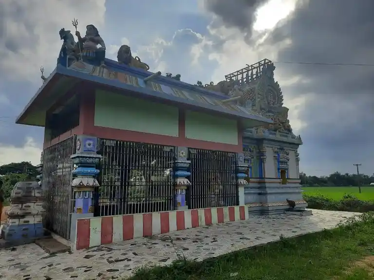 Arulmigu Aditchamman Temple, Chenji Agaram - 602001 அருள்மிகு ஆதிச்செம்மன் திருக்கோயில், செஞ்சி அகரம் - 602001, Tiruvallur - Ancient Temple Architecture and History Image 5