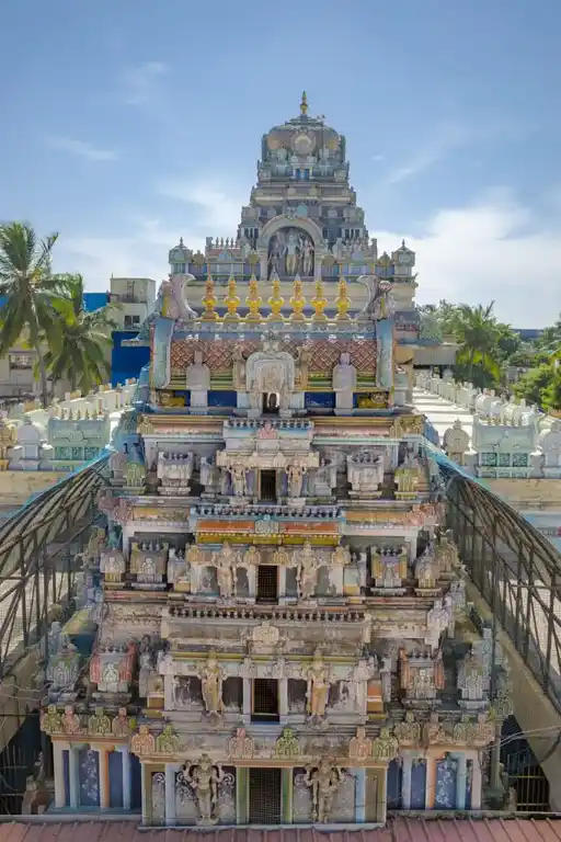 Arulmigu Adivyadhihara Bagtha Anjaneyar Temple, Nanganallur, Athambakkam, Chennai - 600061 அருள்மிகு ஆதி வ்யாதி ஹர பக்த ஆஞ்சநேயர் திருக்கோயில், நங்கநல்லூர், ஆதம்பாக்கம், சென்னை - 600061, Chennai - Ancient Temple Architecture and History Image 2