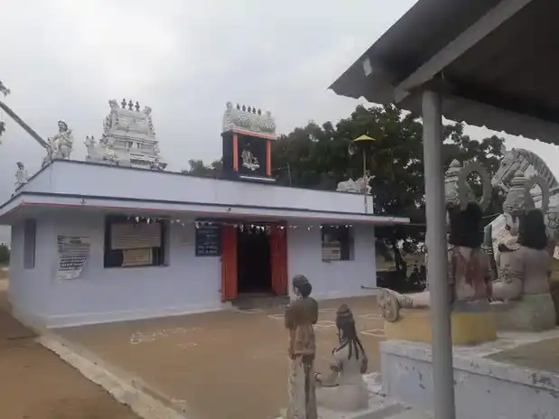 Arulmigu Aerikkarai Muniyappan, Kottaiyannaswamy Temple, Paramthi - 637207 Arulmigu Aerikkarai Muniyappan, Kottaiyannaswamy Temple, பரமத்தி - 637207, Namakkal - Ancient Temple Architecture and History Image 4