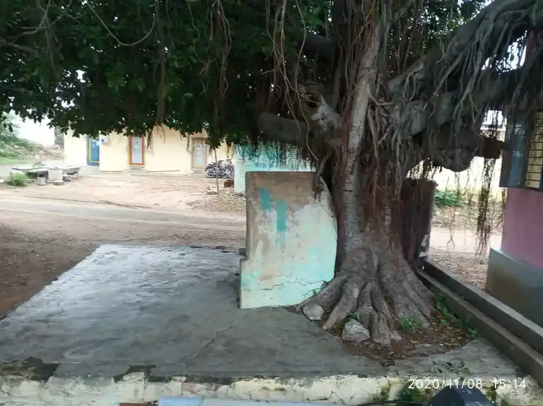 Arulmigu Agasa Uthu Kannimaar Temple, R.Kombai - 624706 அருள்மிகு ஆகாச ஊத்து கன்னிமார் கோயில், R.Kombai - 624706, Dindigul - Ancient Temple Architecture and History Image 2