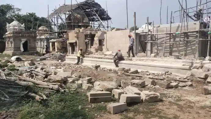 Arulmigu Agastheeswarar And Kariyamanikkaperumal Temple, Palaiyavalam - 610101 அருள்மிகு அகஷ்தீஷ்வரர் கருகமாணிக்கபெருமாள் திருக்கோயில், Palaiyavalam - 610101, Thiruvarur - Ancient Temple Architecture and History Image 8