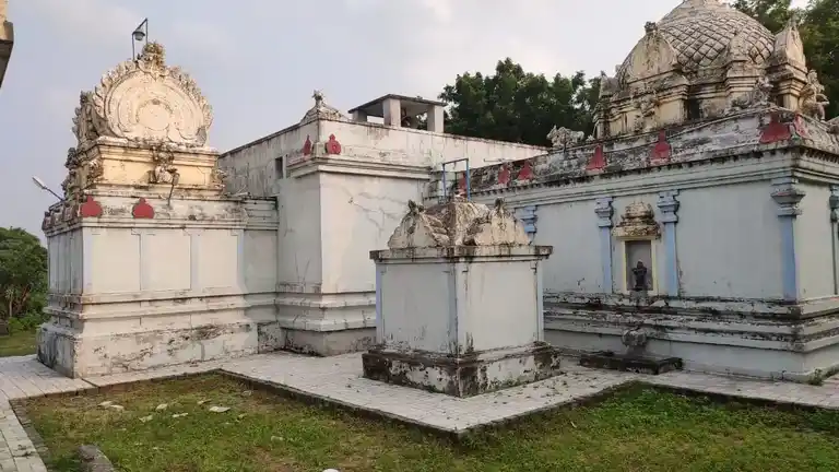 Arulmigu Agastheeswarar Temple, Periyakarumbur - 601204 அருள்மிகு அகத்தீஸ்வரர் திருக்கோயில், பெரியகரும்பூர் - 601204, Tiruvallur - Ancient Temple Architecture and History Image 2