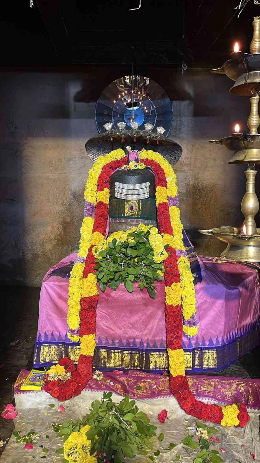Arulmigu Agatheeswarar and Velveeswarar Temple, Valasaravakkam, Chennai - 600087 அருள்மிகு அகத்தீஸ்வரர் மற்றும் வேள்வீஸ்வரர் திருக்கோயில், வளசரவாக்கம், சென்னை - 600087, Chennai - Ancient Temple Architecture and History Image 12