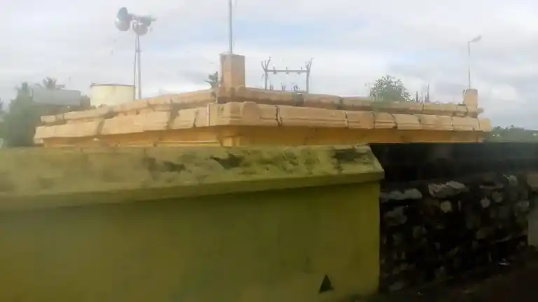 Arulmigu Agatheeswarar & Vagaiyara Temple, Gugaiyanallur - 632515