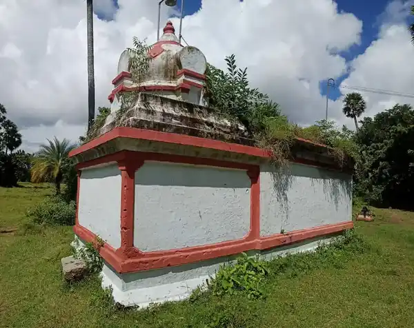 Arulmigu Agiliyamman Temple, Kadampade - 603104 அருள்மிகு அசலியம்மன் திருக்கோயில், கடம்பாடி கிராமம் - 603104, Chengalpattu - Ancient Temple Architecture and History Image 3