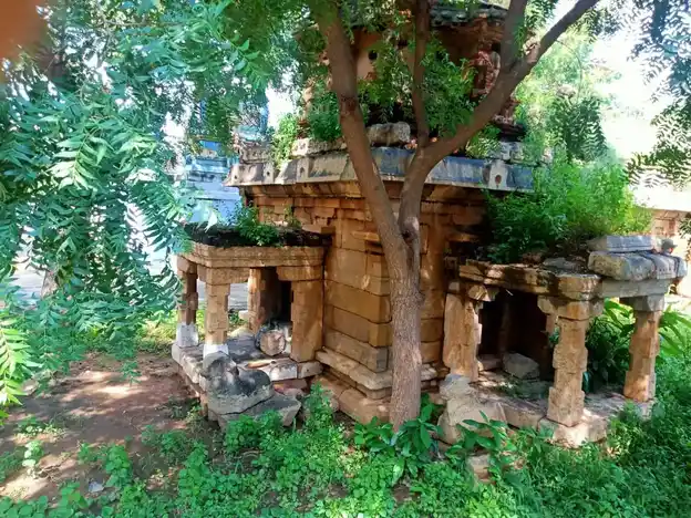 Arulmigu Agneeswarar Lakshmi Narayanaperumal Temple, Samayapuram, Venkankudi - 621007 அருள்மிகு அக்னீஸ்வரர் லட்சுமி நாராயணப் பெருமாள் திருக்கோயில், Samayapuram, Venkankudi - 621007, Thiruchirappalli - Ancient Temple Architecture and History Image 2