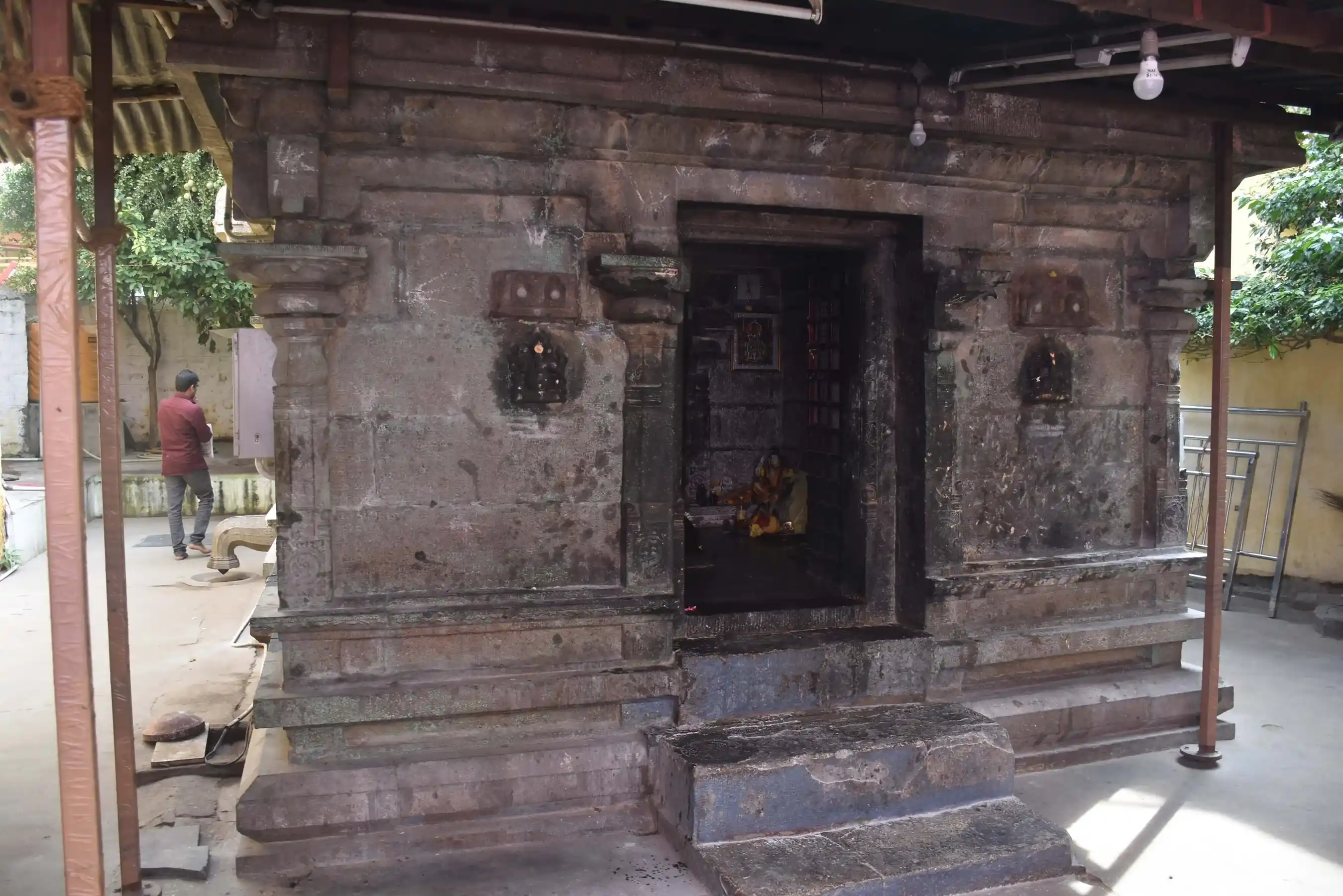 Arulmigu Agnilingam Temple, Tiruvannamalai - 606601 அருள்மிகு அக்னிலிங்கம் திருக்கோயில், திருவண்ணாமலை - 606601, Tiruvannamalai - Ancient Temple Architecture and History Image 4