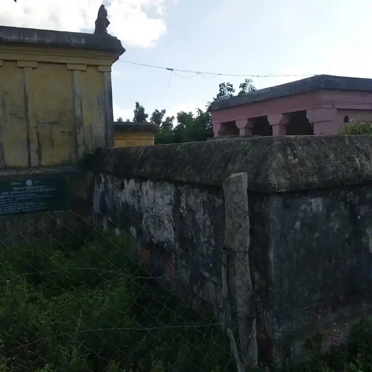 Arulmigu Agnipureeswarar Temple, Poonayiruppu - 612801 அருள்மிகு அக்னீபுரீஸ்வரர் திருக்கோயில், ஆலங்குடி, Poonayiruppu - 612801, Thiruvarur - Ancient Temple Architecture and History Image 3