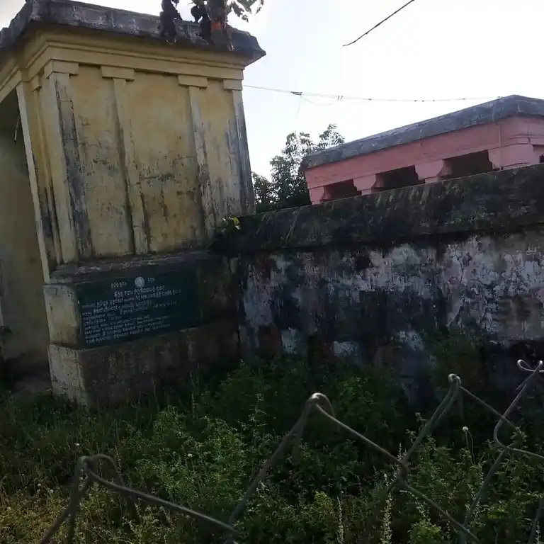 Arulmigu Agnipureeswarar Temple, Poonayiruppu - 612801 அருள்மிகு அக்னீபுரீஸ்வரர் திருக்கோயில், ஆலங்குடி, Poonayiruppu - 612801, Thiruvarur - Ancient Temple Architecture and History Image 5