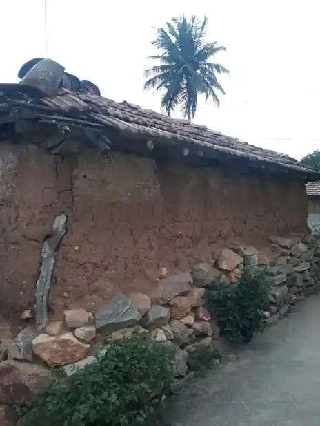 Arulmigu Agrahaaram Mariamman Temple, Unisenatham - 635118 அருள்மிகு அக்ரஹாரம் மாரியம்மன் திருக்கோயில், Unisenatham - 635118, Krishnagiri - Ancient Temple Architecture and History Image 4