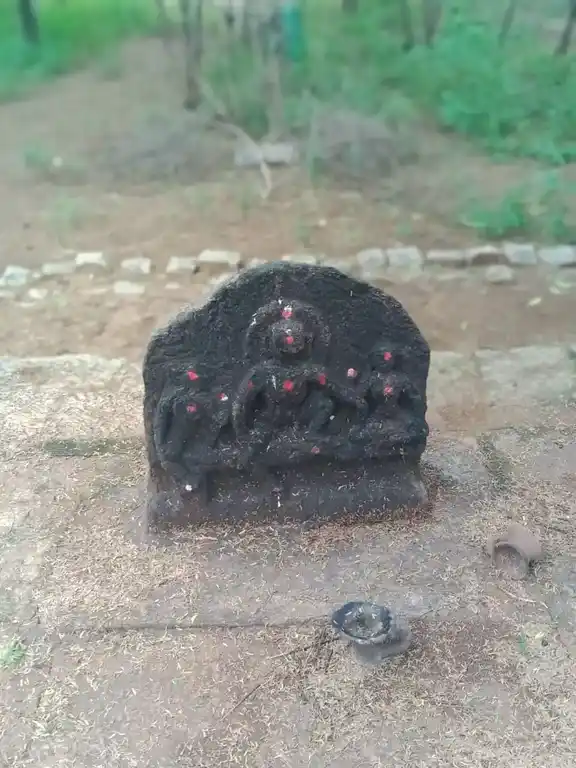 Arulmigu Ainthumudai Ayyanar Temple, Karungalakkudi - 625101 அருள்மிகு ஐந்துமுடை அய்யனார் திருக்கோயில், Karungalakkudi - 625101, Madurai - Ancient Temple Architecture and History Image 2