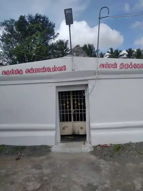 Arulmigu Airaatheeswarar Temple And Lakshmi Narasimmaswamy Temple, Metusoolakarai, Mottankuruchi - 635302 அருள்மிகு ஐராதிஸ்வரர் மற்றும் லட்சுமி நரசிம்ம சுவாமி திருக்கோயில், Metusoolakarai, Mottankuruchi - 635302, Krishnagiri - Ancient Temple Architecture and History Image 5