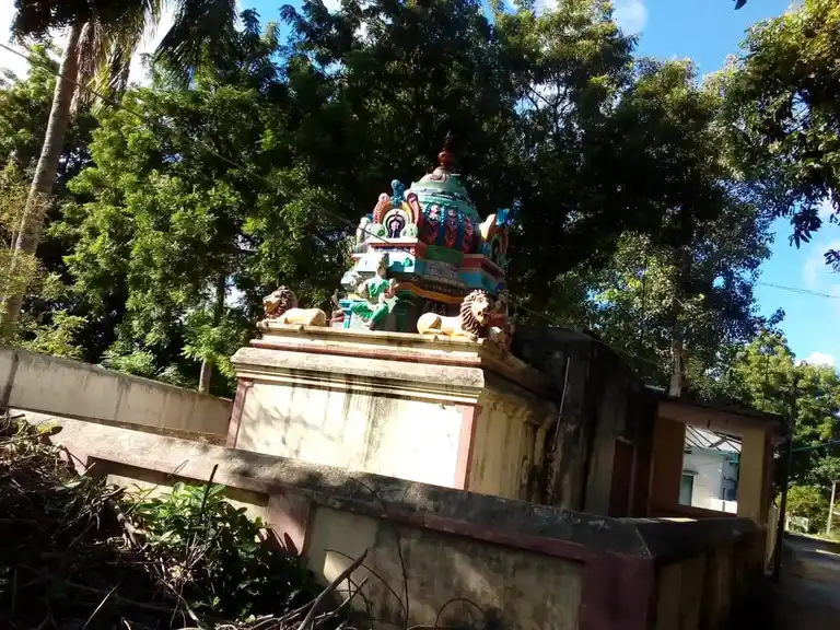 Arulmigu Airamvailli Mariyamman, Eduthukattisathanur - 609312 அருள்மிகு ஆயிரம் வள்ளி மாரியம்மன் திருக்கோயில், எடுத்துக்கட்டிசாத்தனூர் - 609312, Mayiladuthurai - Ancient Temple Architecture and History Image 2