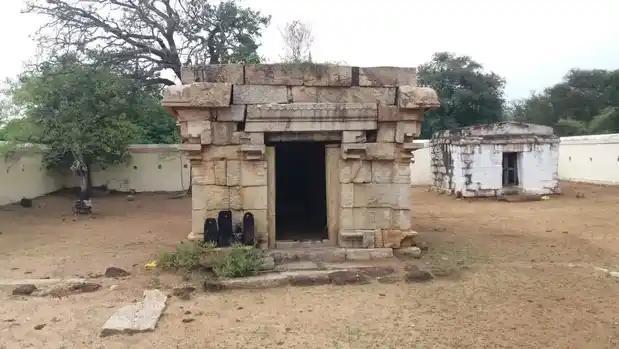 Arulmigu Akastheeswarar and Bairavanathar Temple, Peyal, Iluppur Taluk - 622102 அருள்மிகு அகஸ்தீஸ்வரர் மற்றும் பைரவநாதர் திருக்கோயில், பேயால், இலுப்பூர் வட்டம் - 622102, Pudukkottai - Ancient Temple Architecture and History Image 3