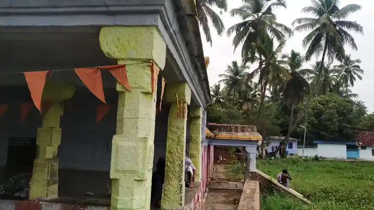 Arulmigu Akkarai Mahadevar Temple, Kulakkarai, Parakkai - 629601 Arulmigu Akkarai Mahadevar Temple, Kulakkarai, Parakkai - 629601, Kanyakumari - Ancient Temple Architecture and History Image 2