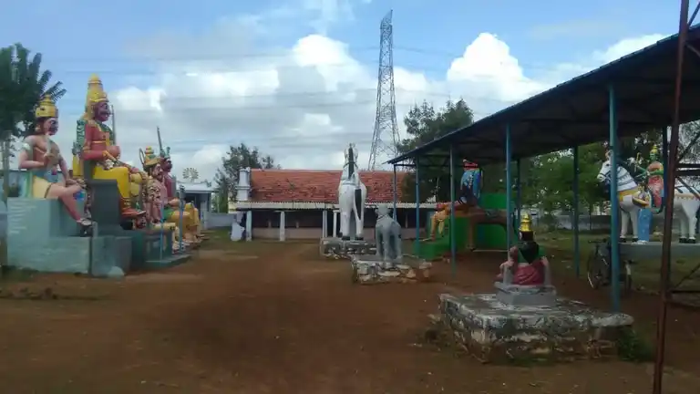 Arulmigu Akkarapatty Pachiamman Temple, B. Mettuppatti, Vellalapuram - 636306 அருள்மிகு அக்கரைப்பட்டி பச்சியம்மன் திருக்கோயில், B. Mettuppatti, Vellalapuram - 636306, Salem - Ancient Temple Architecture and History Image 4