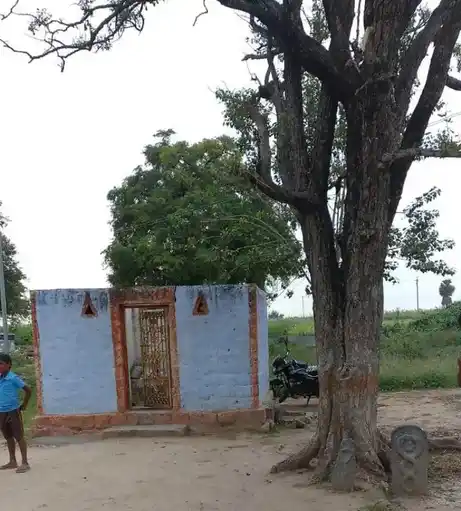 Arulmigu Akkumariamman Temple, Semmanahalli - 636701 Arulmigu Akkumariamman Temple, Semmanahalli - 636701, Dharmapuri - Ancient Temple Architecture and History Image 3