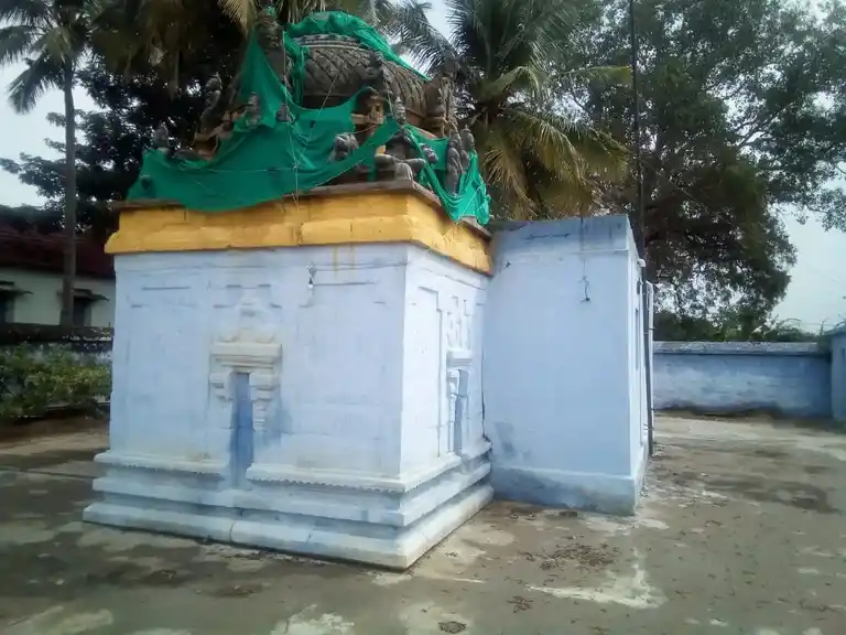 Arulmigu Aladiperumal Temple, Pachilainayakanpatti - 624613 அருள்மிகு ஆலடிபெருமாள் திருக்கோயில், பச்சிலைநாயக்கன்பட்டி - 624613, Dindigul - Ancient Temple Architecture and History Image 3