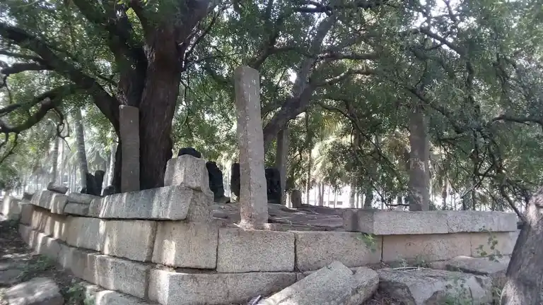 Arulmigu Aladiyamman Temple, Vanjipuram - 641402 அருள்மிகு ஆலடியம்மன் திருக்கோயில், Vanjipuram - 641402, Coimbatore - Ancient Temple Architecture and History Image 4