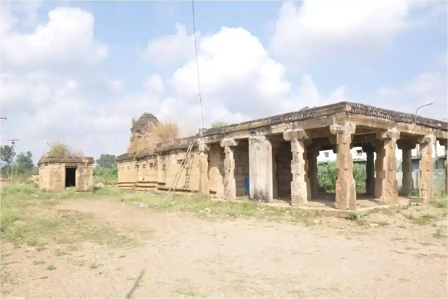 Arulmigu Alagiya Manavala Perumal Temple, Varagur - 621708 Arulmigu Alagiya Manavala Perumal Temple, Varagur - 621708, Perambalur - Ancient Temple Architecture and History Image 2