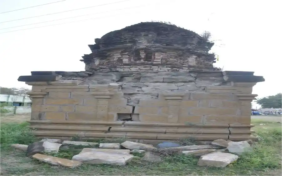 Arulmigu Alagiya Manavala Perumal Temple, Varagur - 621708 Arulmigu Alagiya Manavala Perumal Temple, Varagur - 621708, Perambalur - Ancient Temple Architecture and History Image 3