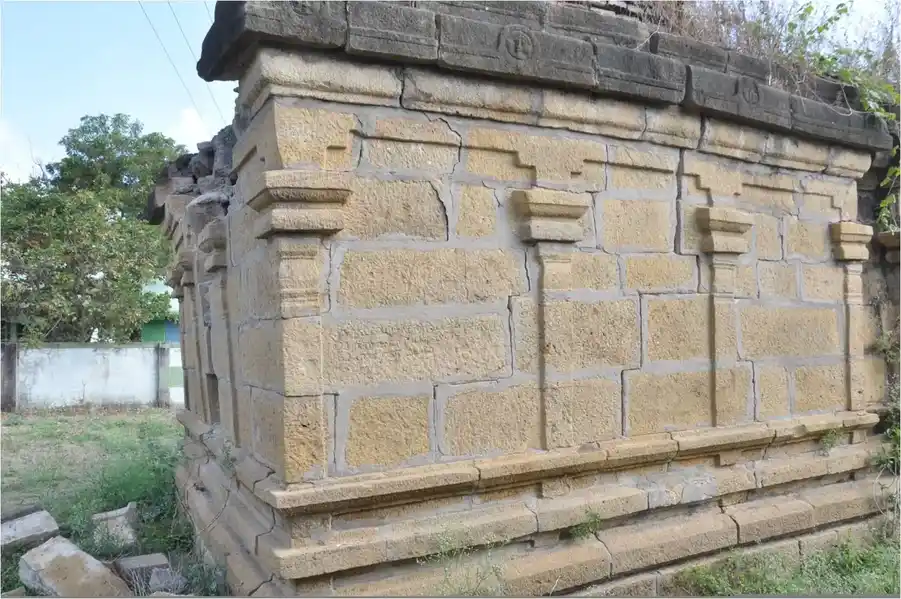 Arulmigu Alagiya Manavala Perumal Temple, Varagur - 621708 Arulmigu Alagiya Manavala Perumal Temple, Varagur - 621708, Perambalur - Ancient Temple Architecture and History Image 4