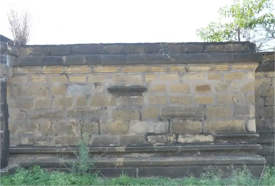 Arulmigu Alagiya Manavala Perumal Temple, Varagur - 621708 Arulmigu Alagiya Manavala Perumal Temple, Varagur - 621708, Perambalur - Ancient Temple Architecture and History Image 6