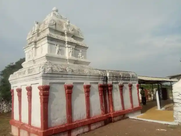 Arulmigu Alamedupperumal Temple, Thennilai, Thennilai - 639206 அருள்மிகு அலமேட்டுப்பெருமாள் திருக்கோயில், Thennilai, Thennilai - 639206, Karur - Ancient Temple Architecture and History Image 3