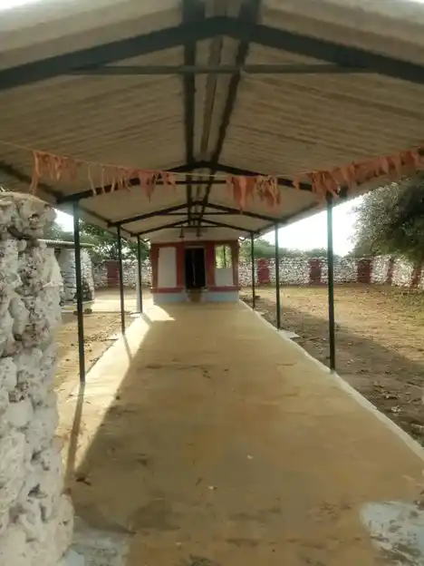 Arulmigu Alamedupperumal Temple, Thennilai, Thennilai - 639206 அருள்மிகு அலமேட்டுப்பெருமாள் திருக்கோயில், Thennilai, Thennilai - 639206, Karur - Ancient Temple Architecture and History Image 4