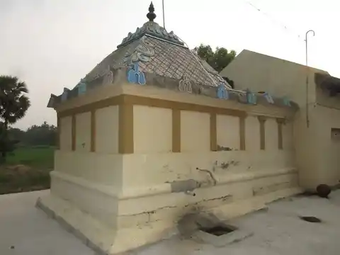 Arulmigu Alamuththu Ayyanar Temple, Valayamapuram - 612804 அருள்மிகு ஆலமுத்து அய்யனார் திருக்கோயில், Valayamapuram - 612804, Thiruvarur - Ancient Temple Architecture and History Image 8