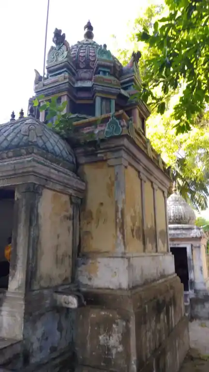 Arulmigu Alandhuraiyappar And Varadharajaperumal Temple, Nallathukudi - 609001 அருள்மிகு ஆலந்துறையப்பர் மற்றும் வரதராஜப்பெருமாள் திருக்கோயில், Nallathukudi - 609001, Mayiladuthurai - Ancient Temple Architecture and History Image 5