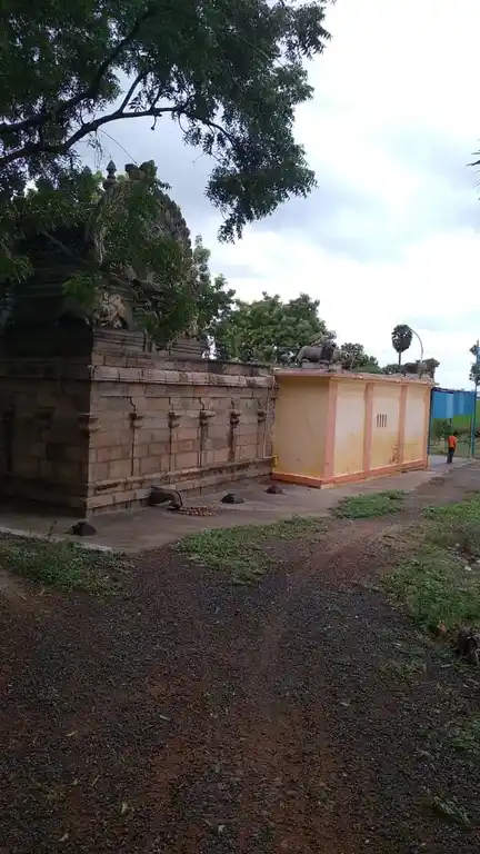 Arulmigu Alandiyamman Temple, Near Thiruvarumpur, Chozhamadevi - 620014