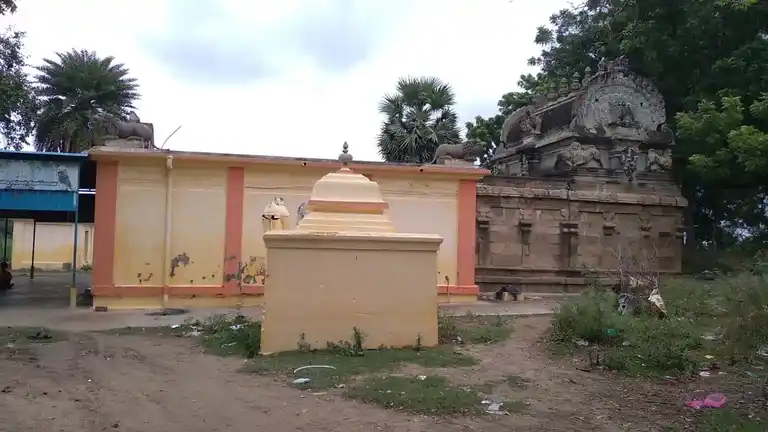 Arulmigu Alandiyamman Temple, Near Thiruvarumpur, Chozhamadevi - 620014 அருள்மிகு ஆலாண்டியம்மன் திருக்கோயில், Near Thiruvarumpur, Chozhamadevi - 620014, Thiruchirappalli - Ancient Temple Architecture and History Image 2