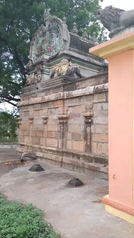 Arulmigu Alandiyamman Temple, Near Thiruvarumpur, Chozhamadevi - 620014 அருள்மிகு ஆலாண்டியம்மன் திருக்கோயில், Near Thiruvarumpur, Chozhamadevi - 620014, Thiruchirappalli - Ancient Temple Architecture and History Image 3