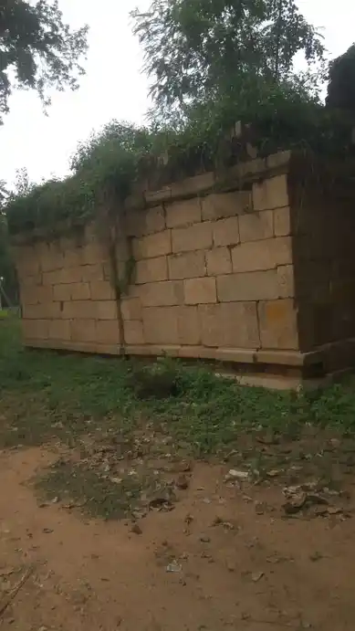 Arulmigu Alangaram Kanda Perumaltemple, Velangudi - 630203 Arulmigu Alangaram Kanda Perumaltemple, Velangudi - 630203, Sivagangai - Ancient Temple Architecture and History Image 4