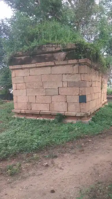 Arulmigu Alangaram Kanda Perumaltemple, Velangudi - 630203 Arulmigu Alangaram Kanda Perumaltemple, Velangudi - 630203, Sivagangai - Ancient Temple Architecture and History Image 5