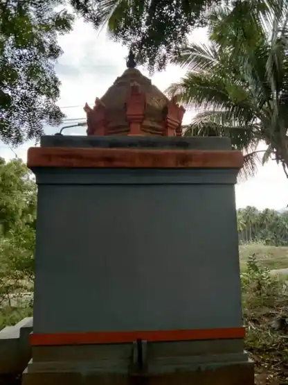 Arulmigu Alanthuraiamman Temple, Thirpalapatti, Theepalapatty - 642132 அருள்மிகு ஆலாந்துறையம்மன் திருக்கோயில், திரபலப்பட்டி, Theepalapatty - 642132, Tiruppur - Ancient Temple Architecture and History Image 4