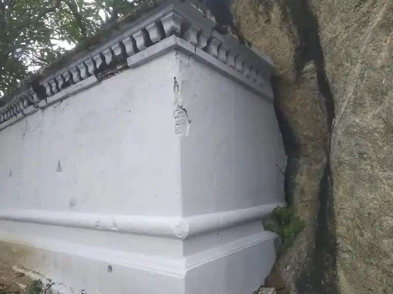 Arulmigu Alappati Perumal Temple, Alapatti - 635122 அருள்மிகு ஆலப்பட்டி பெருமாள் திருக்கோயில், ஆலப்பட்டி - 635122, Krishnagiri - Ancient Temple Architecture and History Image 3