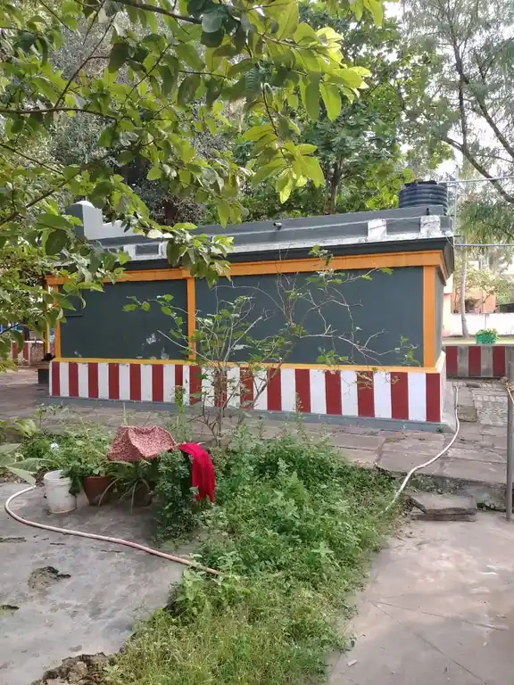 Arulmigu Alavattamman Sombiyamman Temple, Mudishoor, Chennai - 600048 அருள்மிகு ஆலவட்டம்மன் கொம்மியம்மன் திருக்கோயில், முடிச்சூர், சென்னை - 600048, Chengalpattu - Ancient Temple Architecture and History Image 2