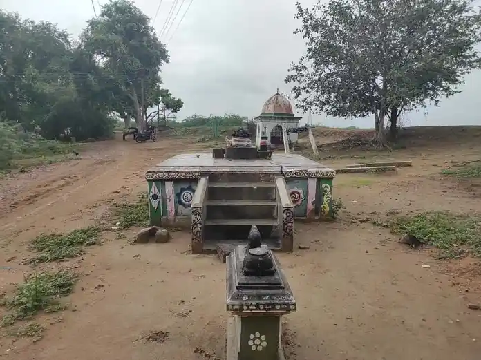 Arulmigu Alinchi Vinayagar Temple, Minnamalaipatti - 630211 Arulmigu Alinchi Vinayagar Temple, Minnamalaipatti - 630211, Sivagangai - Ancient Temple Architecture and History Image 4