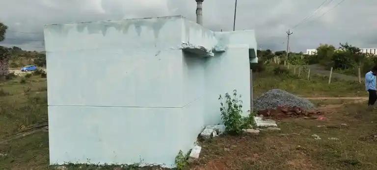 Arulmigu Aliyalam Venktramana Swamy Temple, Kamandhoddi - 635109 அருள்மிகு ஆளியாளம் வெங்கட்ராம சுவாமி திருக்கோயில், Kamandhoddi - 635109, Krishnagiri - Ancient Temple Architecture and History Image 2