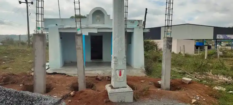 Arulmigu Aliyalam Venktramana Swamy Temple, Kamandhoddi - 635109 அருள்மிகு ஆளியாளம் வெங்கட்ராம சுவாமி திருக்கோயில், Kamandhoddi - 635109, Krishnagiri - Ancient Temple Architecture and History Image 4