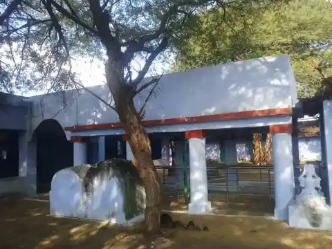 Arulmigu Allamarathukaruparayasamy Thirukoil, Kedarai - 638458 அருள்மிகு ஆலமரத்துகருப்பராயசாமி திருக்கோயில், Kedarai - 638458, Erode - Ancient Temple Architecture and History Image 2