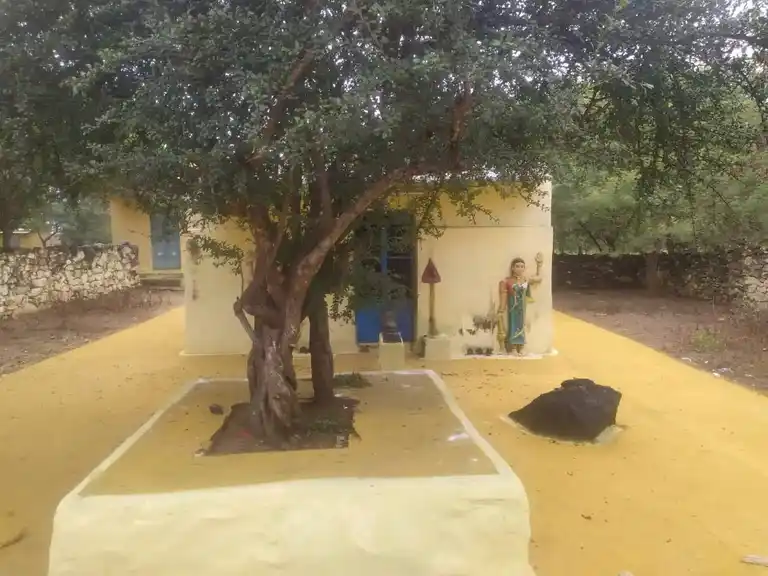 Arulmigu Aluzunachiamman Temple, Mylambadi - 638314 அருள்மிகு அழகுநாச்சியம்மன் திருக்கோயில், Mylambadi - 638314, Erode - Ancient Temple Architecture and History Image 5