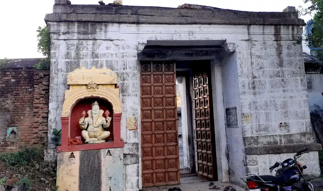 Arulmigu Ambalavaniswarar Temple, Angampakkam - 631605