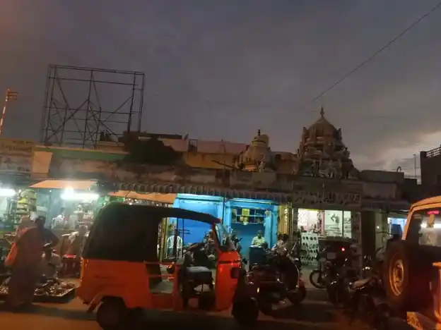 Arulmigu Ambikaparameswari Amman Temple, Dharmapuri - 636701 அருள்மிகு அம்பிகாபரமேஸ்வரியம்மன் திருக்கோயில், தர்மபுரி - 636701, Dharmapuri - Ancient Temple Architecture and History Image 2