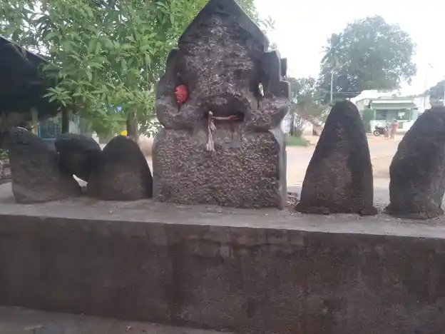 Arulmigu Ammachar Vagaiyara, Valiyapakkam - 606753 அருள்மிகு அம்மச்சார் வகையறா திருக்கோயில், Valiyapakkam - 606753, Tiruvannamalai - Ancient Temple Architecture and History Image 9